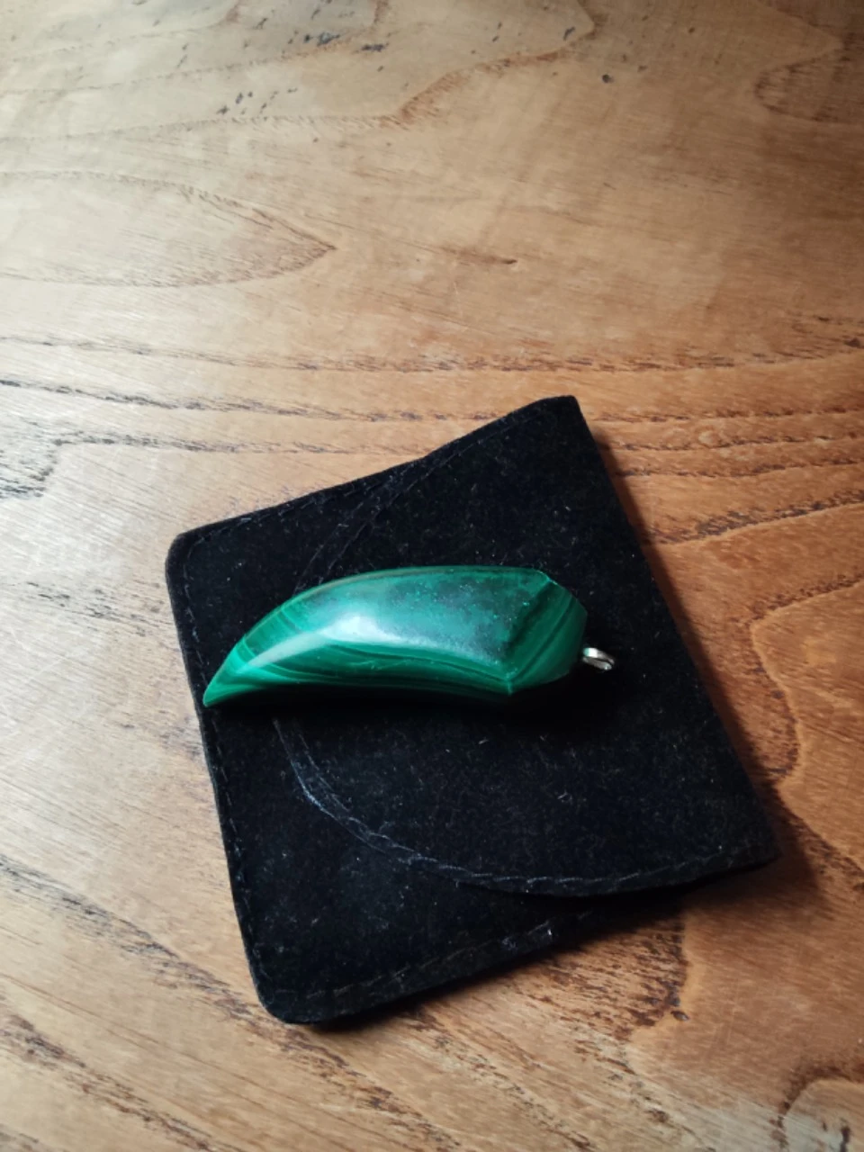 Pendentif véritable malachite 24gr années 80 + pochette